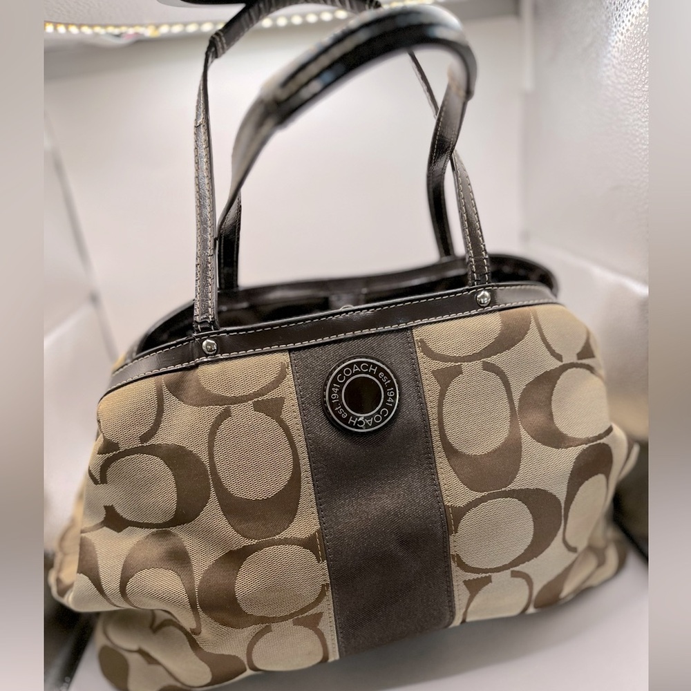 Coach Kisslock Shoulder Bag